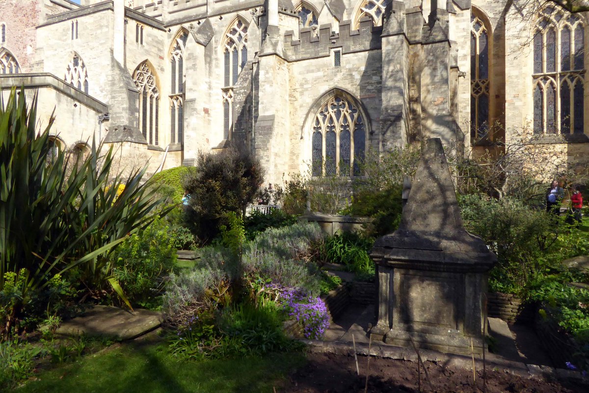 MichaelSadgrove's tweet photo. Images of @BristolCathedra. 6. Cathedral churchyard. #deansconference http://t.co/T3Qy9mVKIW