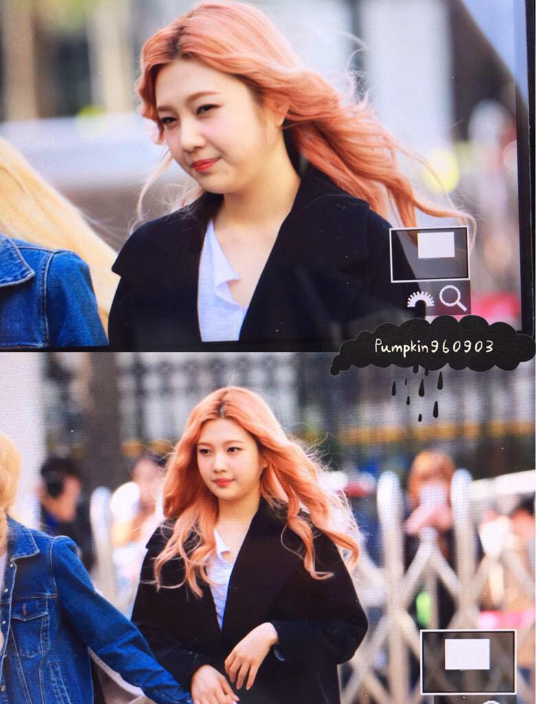 forvelvetcom's tweet photo. [PREVIEW] 150417 Heading to Music Bank - JOY

(cr: pumpkin) http://t.co/j6FB6SQo0l