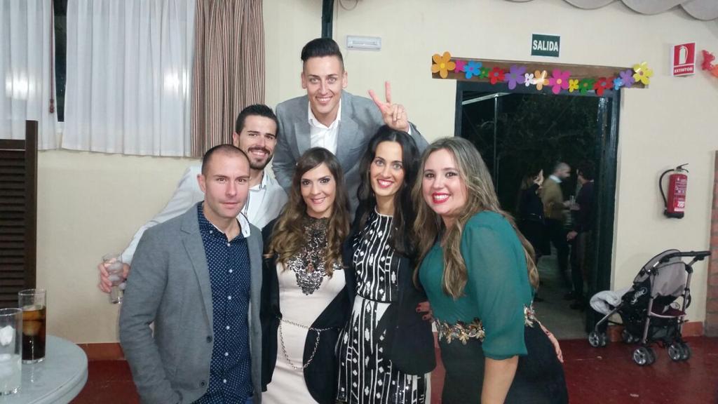 jerediutrera's tweet photo. Si la vida me diera un deseo, desearía conocerlos de nuevo a todos..... Mañana es un gran dia para Jesus y Yoli. http://t.co/NsXHQqRK6U