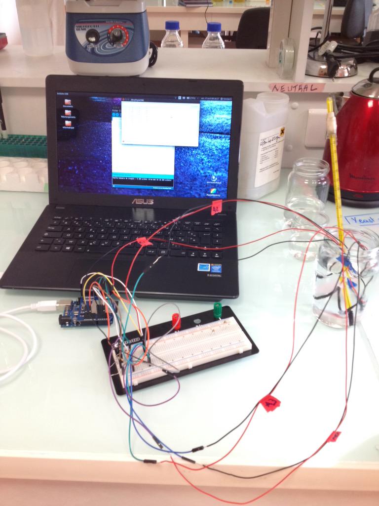 Nicolas_slv's tweet photo. Arduino Time at Cochin at @criparis !
Thanks @Ke20 : it works well !!
#ThermalWars #experiments #HeatProduction http://t.co/dYwHPLLYtQ