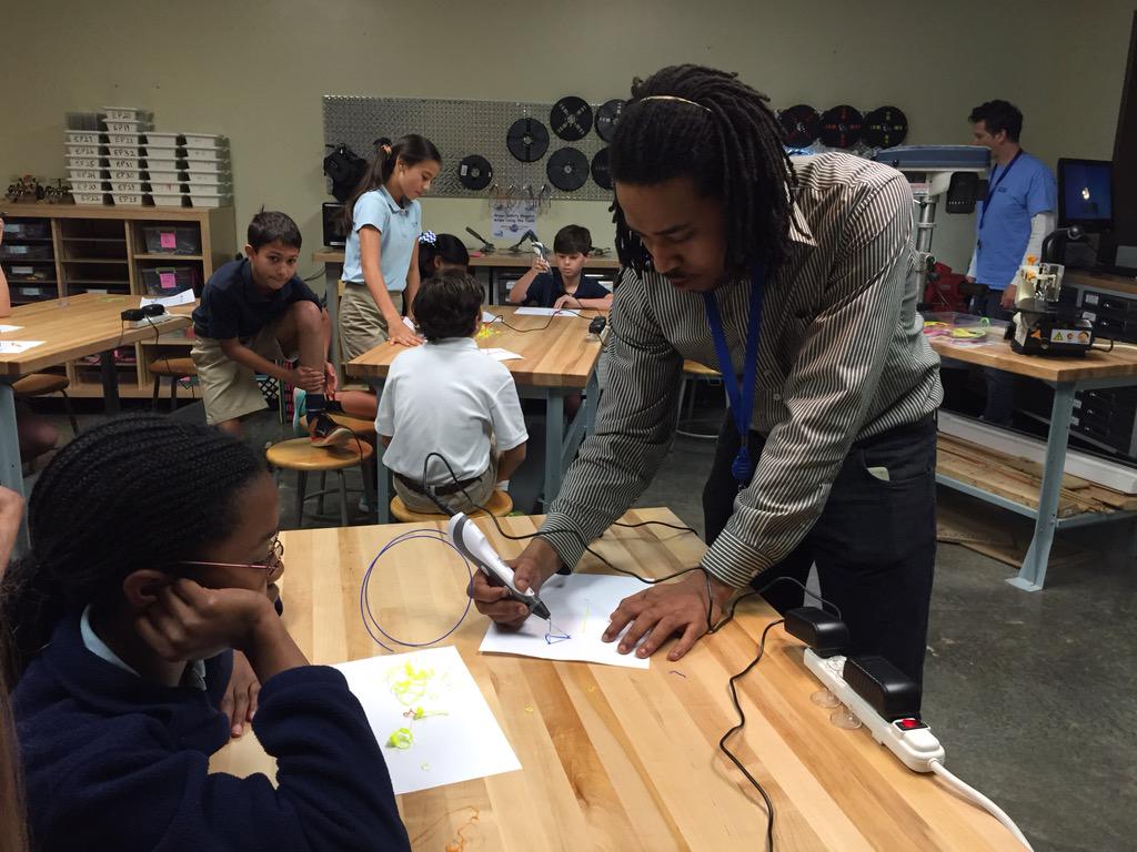 ehorntech's tweet image. Mr. D'Marr teaching 3D pen class. #TrinityLearns