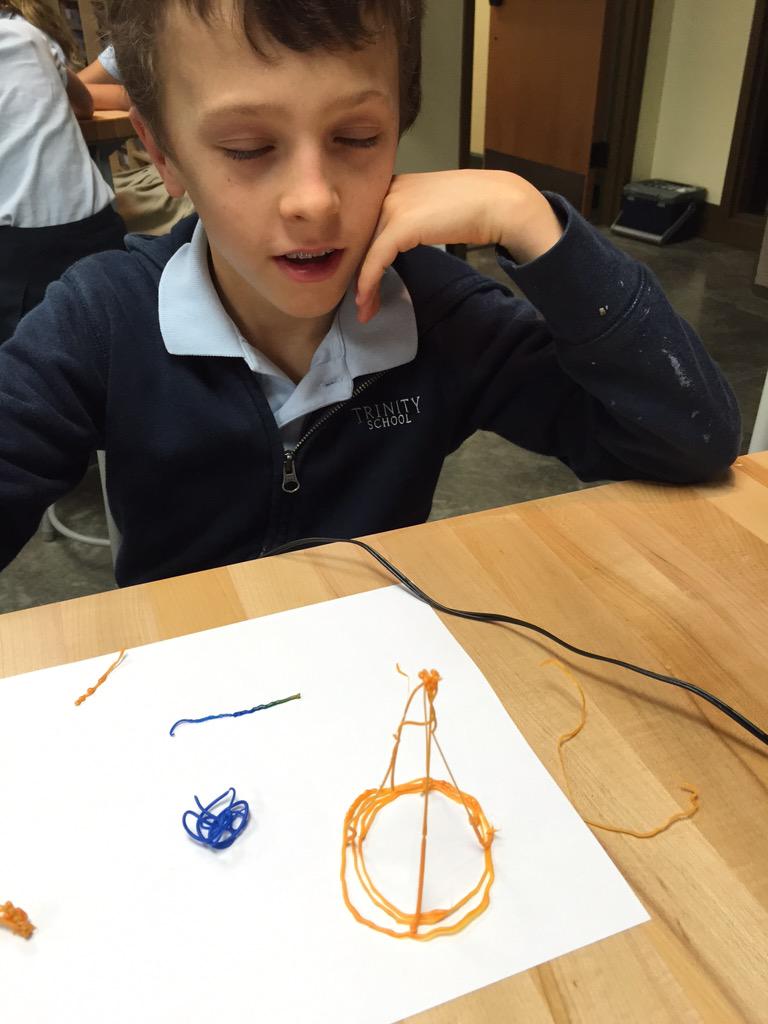 ehorntech's tweet image. Mr. D'Marr teaching 3D pen class. #TrinityLearns