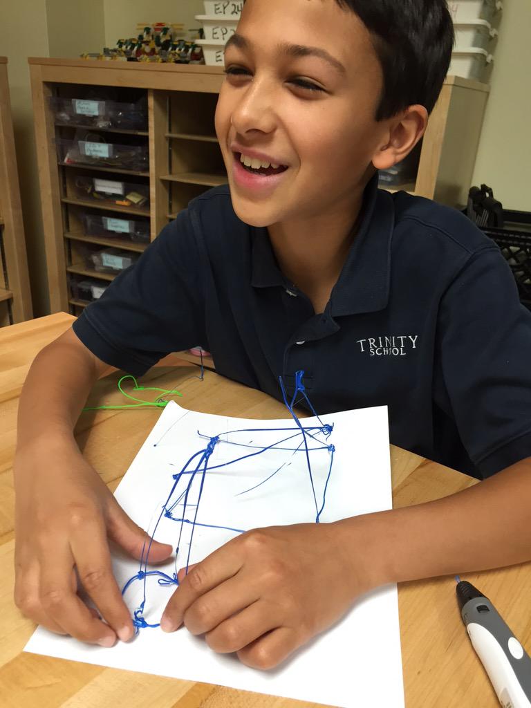 ehorntech's tweet image. Mr. D'Marr teaching 3D pen class. #TrinityLearns