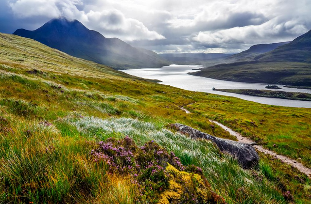 #FridayFeeling: Go and Discover Hidden Scottish highlands! ow.ly/LGyuq via <a href="/BBC_Travel/">BBC Travel</a> #VisitScotland