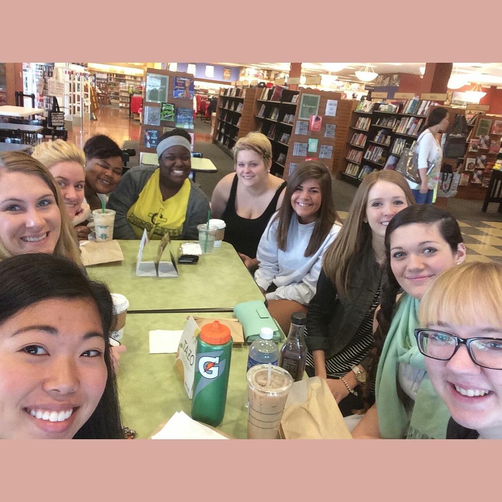 blushnetwork's tweet photo. Ohio or bust!
-love the interns
#blushblood #BlushOH #z2015 #blushnetwork http://t.co/rXBgIEvdgQ