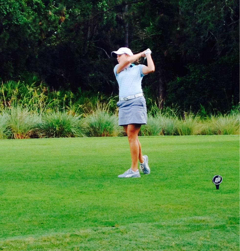 XavierWGOLF's tweet photo. Abby Smith tees off to start day two for @XavierWGOLF at the @BIGEAST Championship. #XUGolf #LetsGoX http://t.co/gy0Yk1TCcF