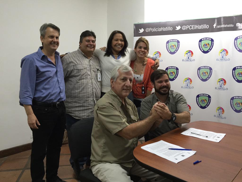 <a href="/ElHatillo/">Alcaldía El Hatillo</a> en alianza con vecinos de La Boyera desarrollarán innovador Centro de Educación Ambiental <a href="/dsmolansky/">David Smolansky</a>