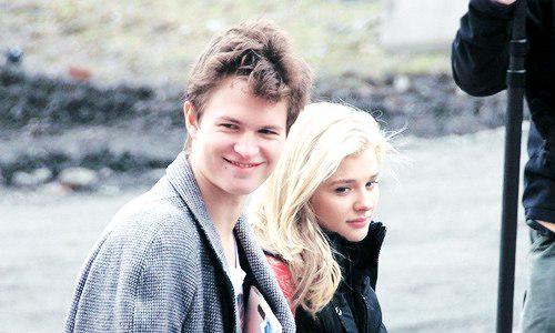 ChloeUkraine's tweet photo. @ChloeGMoretz and @AnselElgort #NovemberCriminals http://t.co/w8MUkspjGp