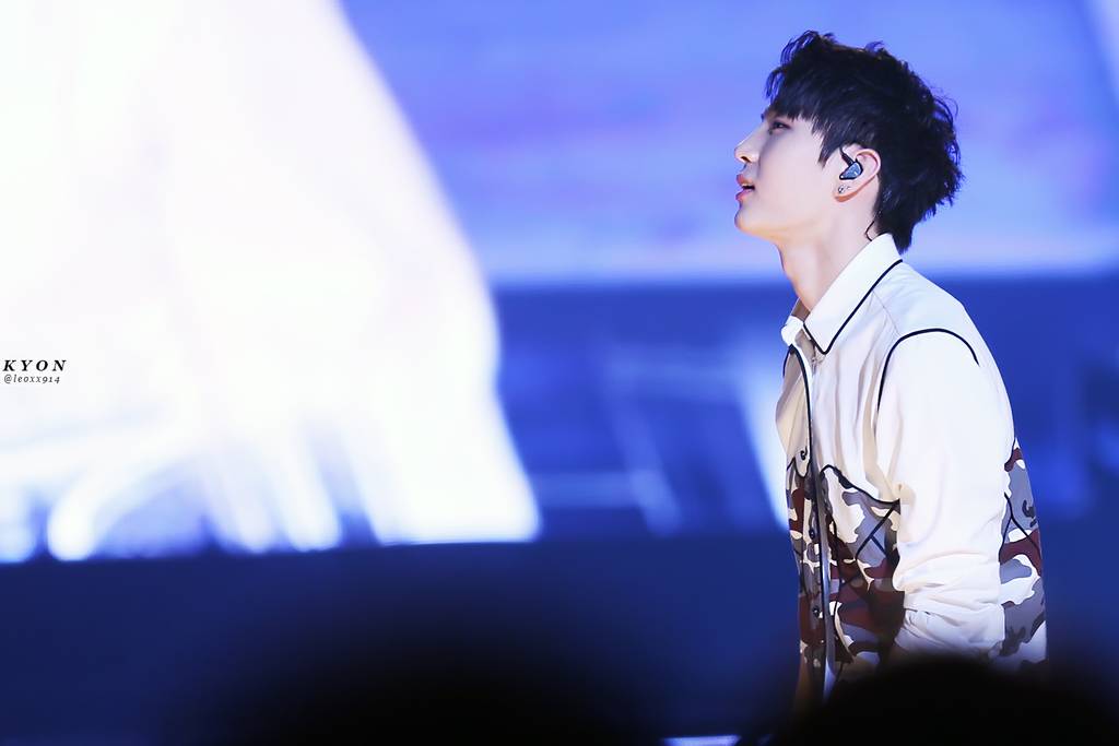 CCy9ZAbVEAAhxYW.jpg:large