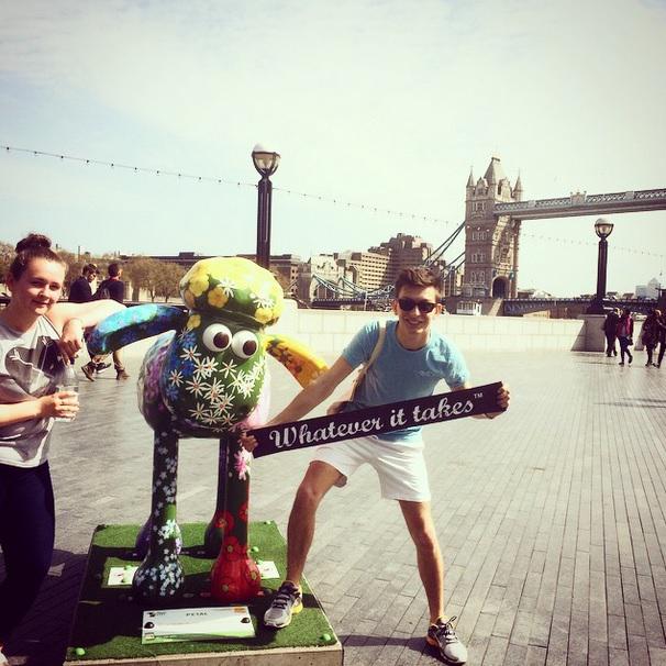 YesandPepper's tweet photo. Watch out for Pepperites running around London. We've been put into team to find as many as we can #ShaunInTheCity http://t.co/i7OFcfElZq