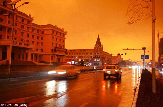 Rita Khoury Sky In China Turns Blood Red Before Raining Mud Http T Co Yrp3k2vawu