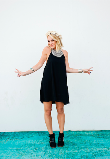 BoBecNews's tweet photo. [PICS] New pictures of Becca on http://t.co/NLGAAJtTnA wearing a @ShowMeYourMumu dress http://t.co/UYWO9TI9Av http://t.co/24TanfKtwh