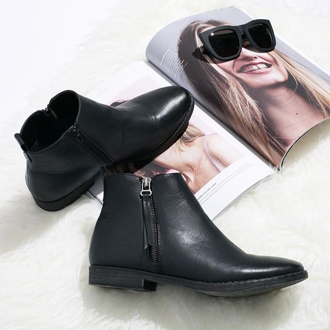 Universal Store tweet media