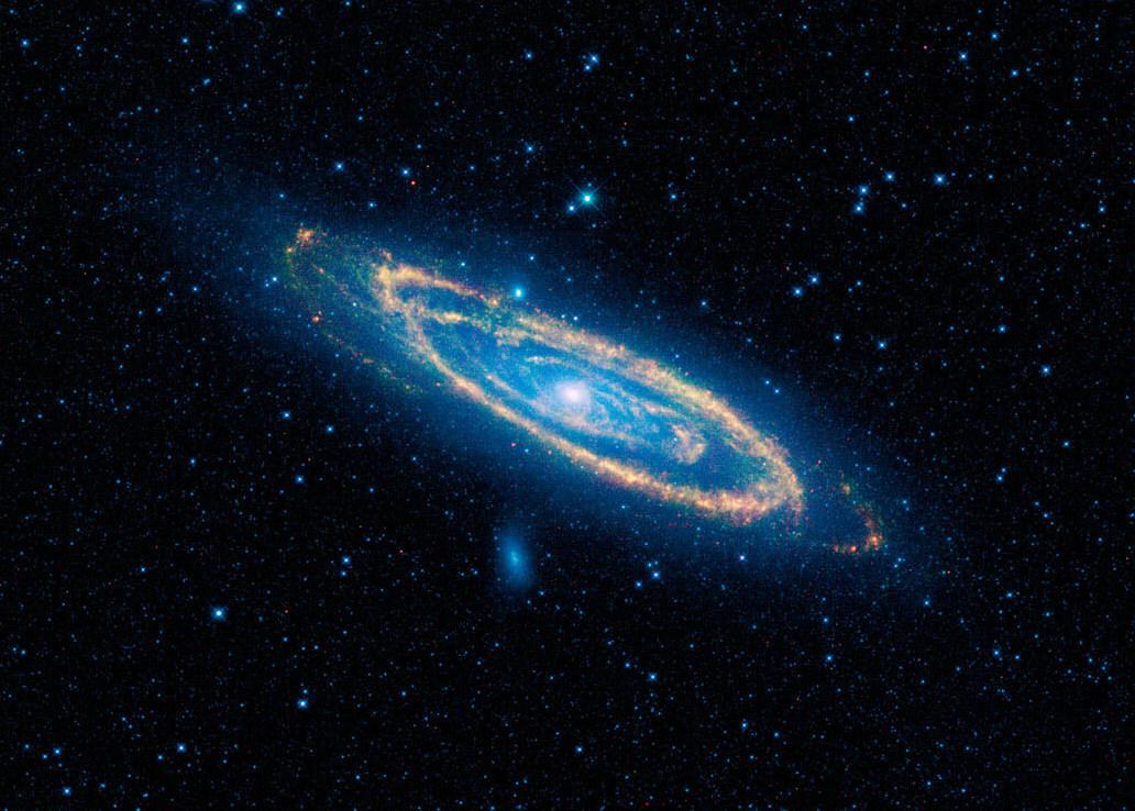 CNET's tweet image. Researchers find no sign of alien life after searching through 100,000 galaxies  cnet.co/1b9mY1O