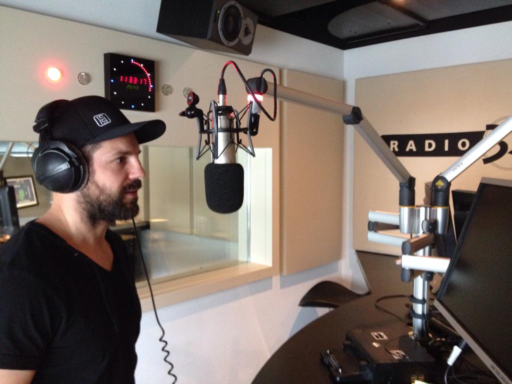 mhofbauer_'s tweet photo. Letzter Medientermin - der Countdown läuft! #radio32 #superfinal2015 #unihockey http://t.co/z4HSKjT1HR