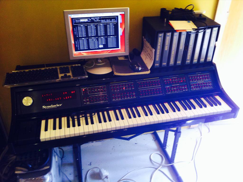 malasounds's tweet photo. New arrival 😳 #Synclavier http://t.co/EfxThF3OYo