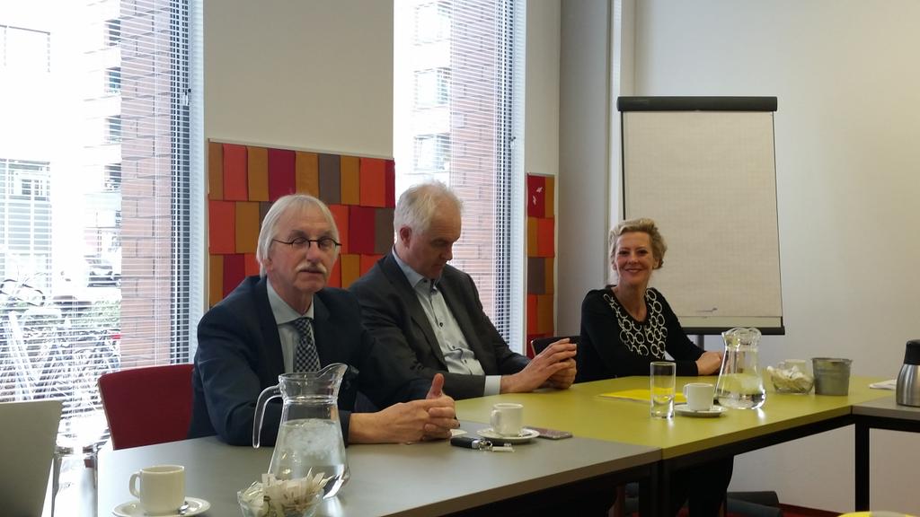 Presikhaaf Bedrijven moet slinken.  Toelichting van o.a. <a href="/InevBurgsteden/">Ine van Burgsteden</a> en <a href="/EsmeijerHans/">hans esmeijer</a> op #tv13nl 19.00 uur!