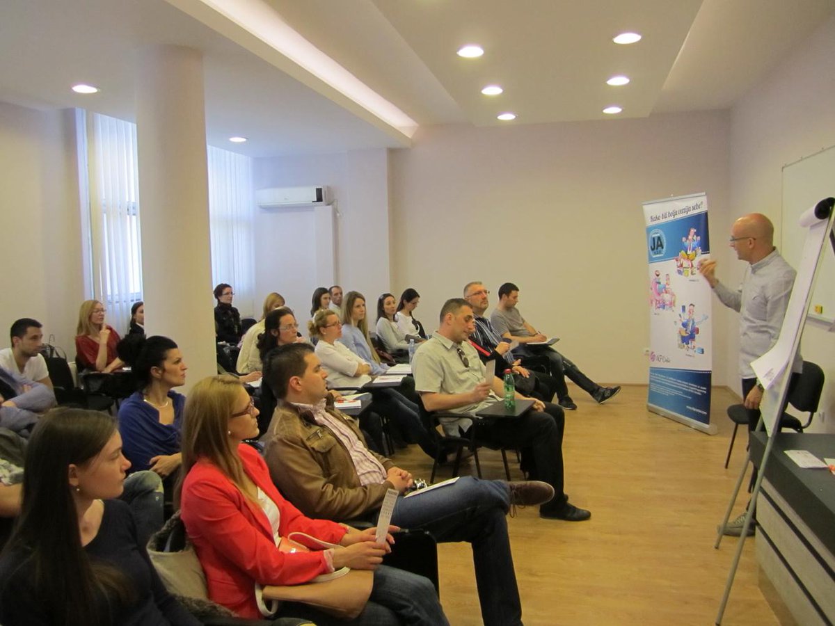 jbosnjakovic's tweet photo. Fantastični Subotičani #nlp #radionica cc @NLPCentar @openunsubotica http://t.co/xBzFqcbb3z