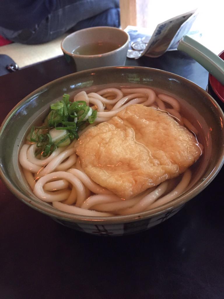 nrthrnmm's tweet photo. อุด้งน้ำร้อนๆที่วัดน้ำใส ที่ญี่ปุ่น อร่อยกลมกล่อมสุดๆ ร้านอยู่ทางเดินลงจากวัด มีซุ้มที่นั่งบรรยากาศดี๊ดี #อร่อยไปแดก http://t.co/fkvwOvLRtP