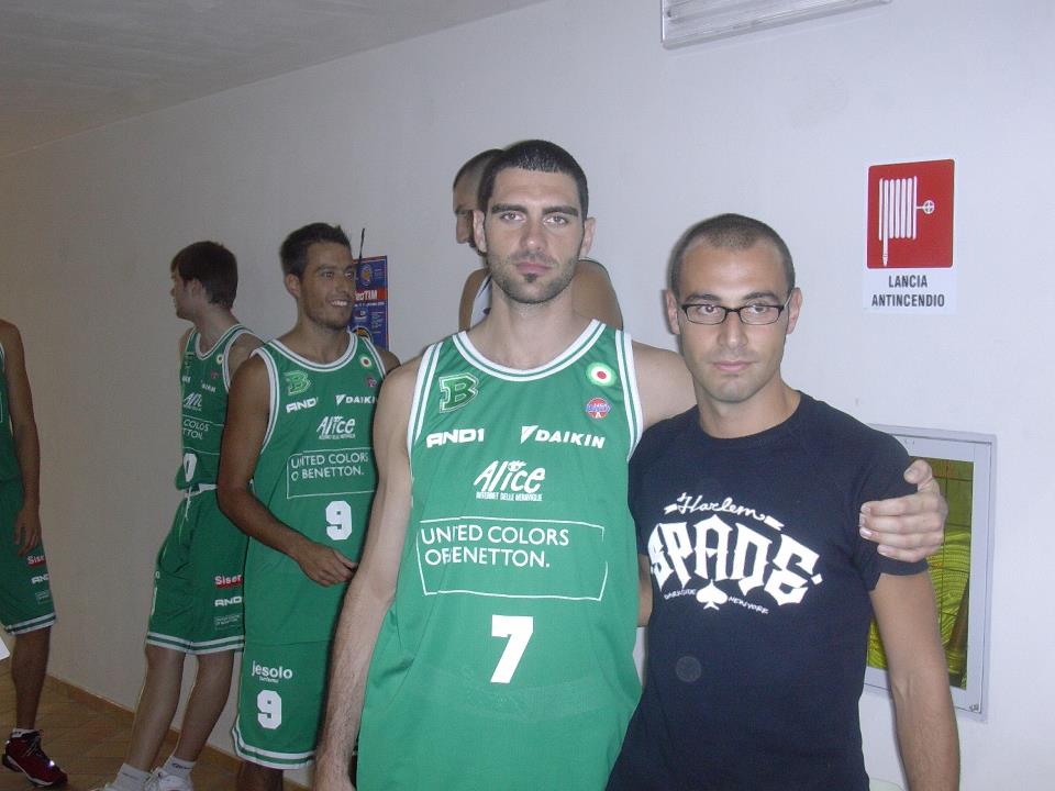 loupaya's tweet photo. 15 anni fa sognavo di diventare collega di @MatteoSoragna. Non così, ma mi accontento! Benvenuto a La Giornata Tipo! http://t.co/z2hqdFTs2h