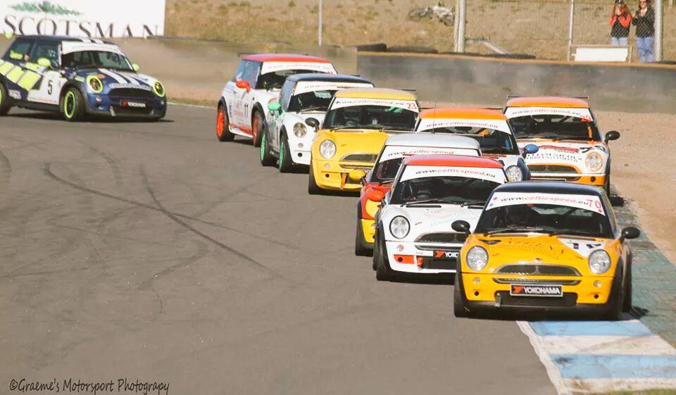 OlyM70's tweet photo. Leading the way round 1 @krcircuit @JustMiniRacing @StegzVW @anythingmini http://t.co/yxB0lgnRDf