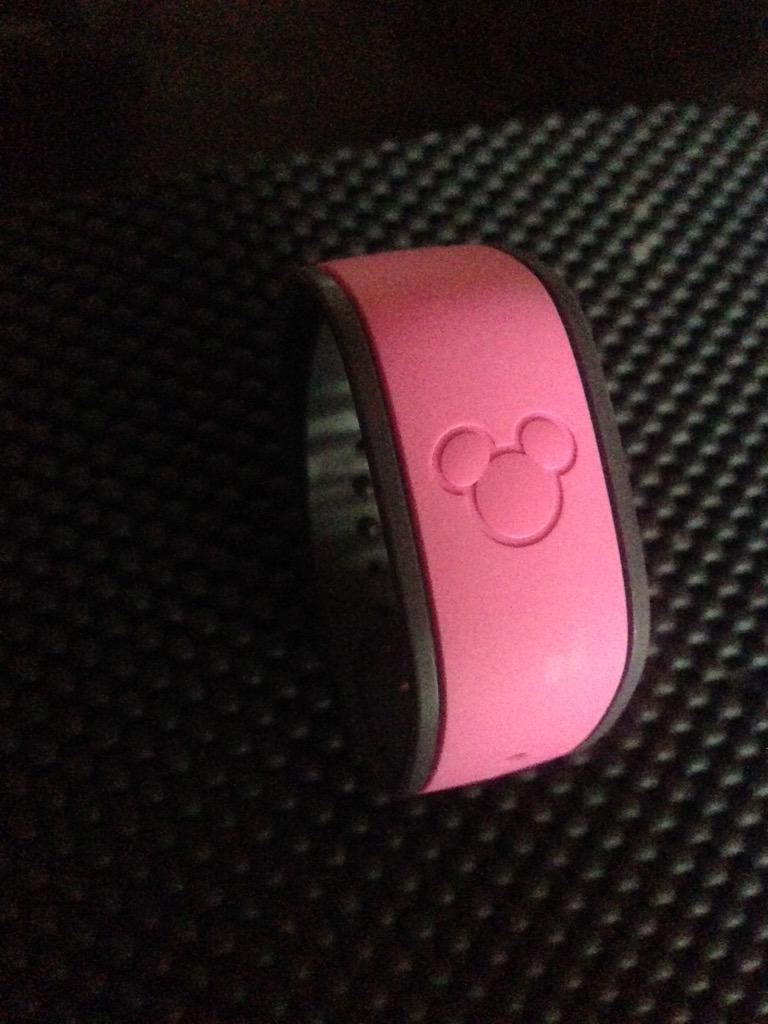 D_J_Masters's tweet photo. Wearable tech: opens doors, lets me skip lines, use transportation, buy things without cash. Didn't get gold one. http://t.co/UlSfIq4Bb6