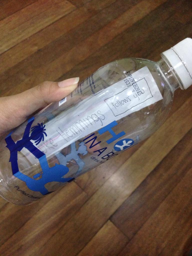 _hellaluke's tweet image. they say this bottle has hope so i just 😂😂