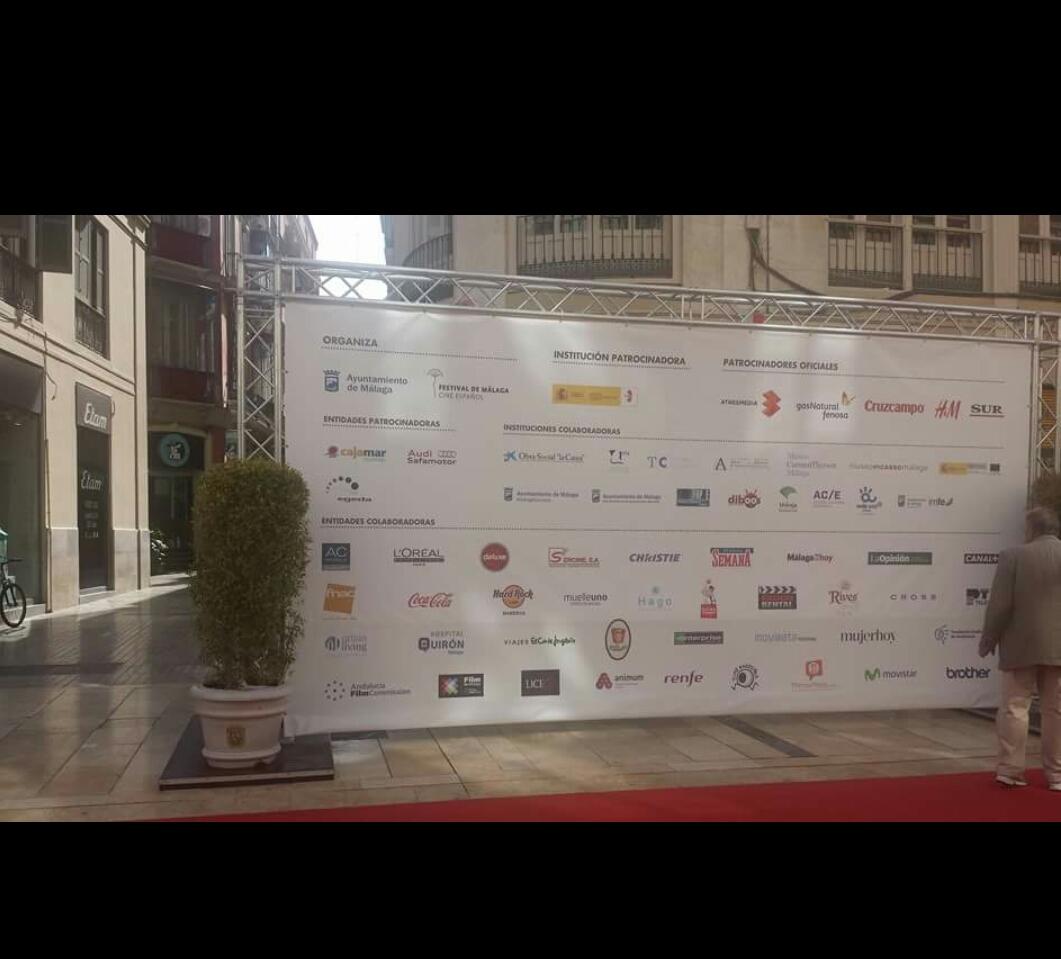 VacalocaInfo's tweet photo. Vacaloca con el festival de Málaga ;) http://t.co/hV6ZamoOmv