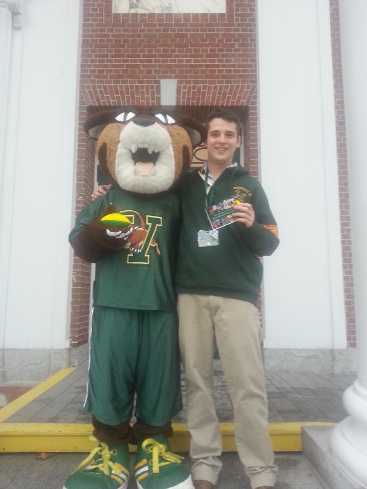 uvmWE's tweet photo. Welcome admitted students! Make the most out of your four years at UVM by being a part of the BRAND NEW UVMWe #uvmasv http://t.co/4gTa9L7NTk