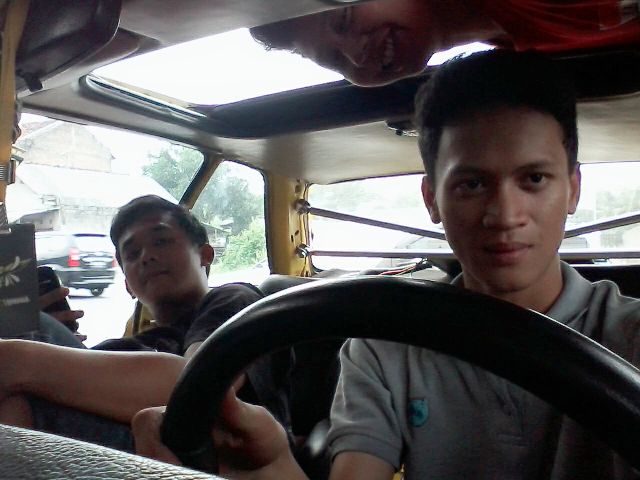 Teman yang membuat hidup ini lebih berwarna hahaayy #ShowYourColors  @AmoticonID <a href="/Kikik26/">Hakiky Mohammad Akbar</a>