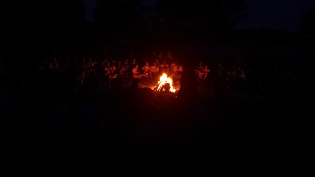 ryla6980's tweet photo. Bonfire! http://t.co/0R8SRv89EE