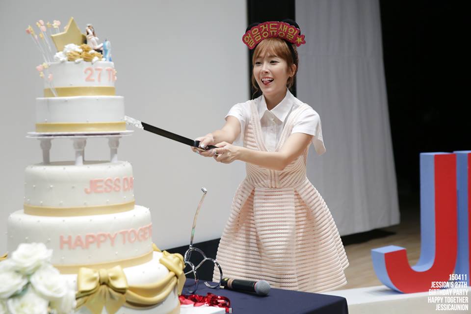 HAPPY BIRTHDAY JESSICA JUNG WE MISS YOU ALL THE TIME DD:   