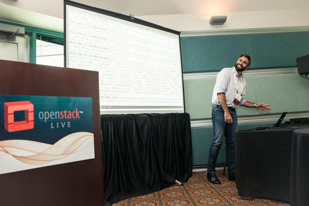 arbrandes's tweet image. The photographer was kind enough to let me pose at my @hastexo #OpenStackLive Hacking #OpenStack for Padawans tute ;)