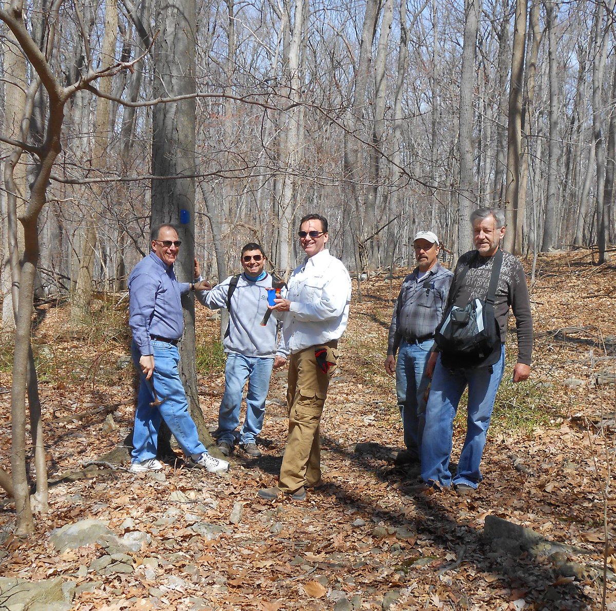 tlcnj's tweet photo. THANK YOU GlaxoSmithKline @GSK volunteers who cleared &amp; marked trails @ Mountain Way Park yesterday #partnersforparks http://t.co/d8nbBm3TPj