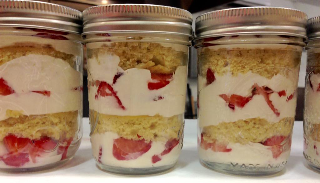 stuffedwichNC's tweet photo. Strawberry shortcake! Fresh whipped cream and strawberries #getstuffed http://t.co/y5n6OApHeB