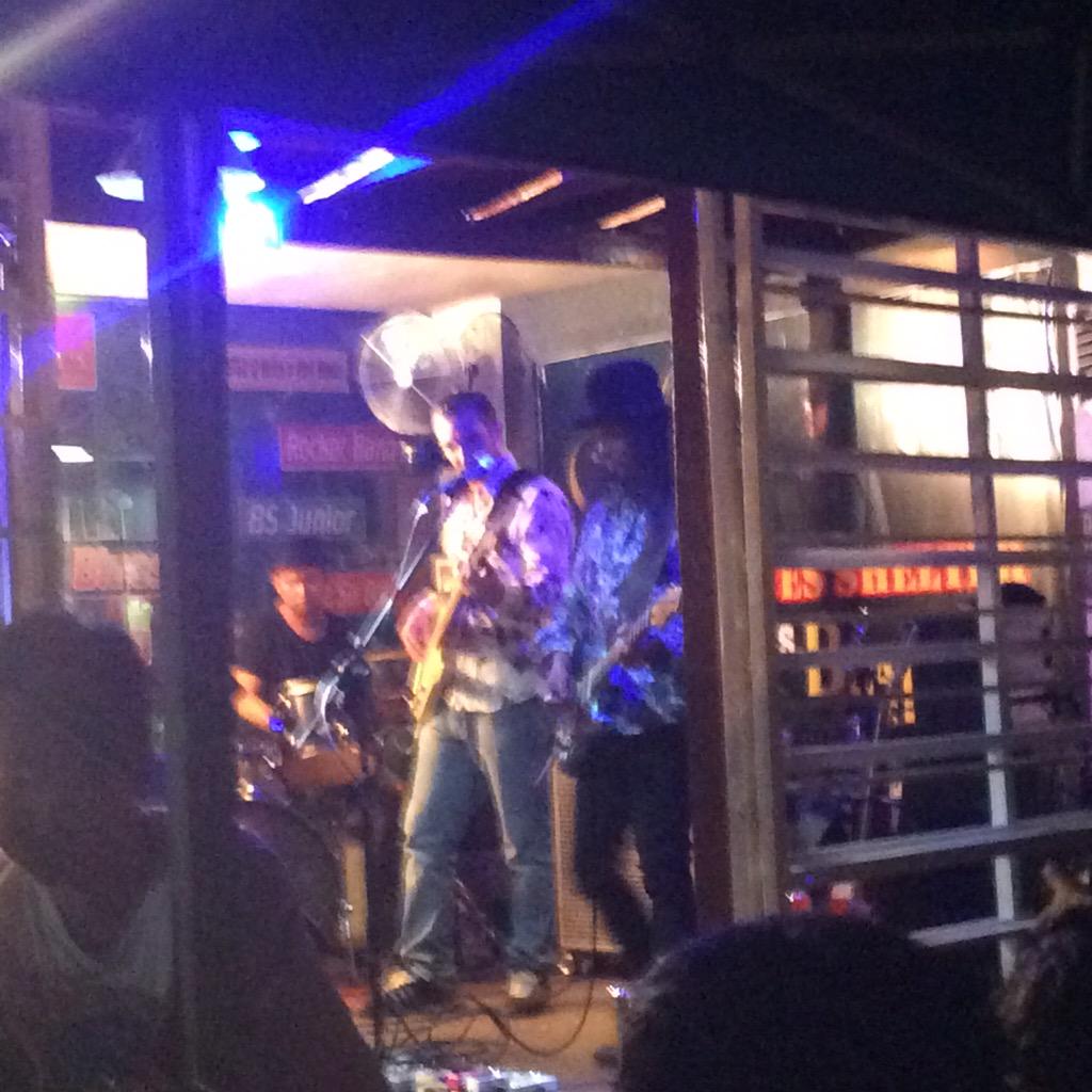 Bluesgasm berlanjut! 
Gugun Blues Shelter in #RockintoBlues 
<a href="/GBluesShelter/">GBluesShelter</a>