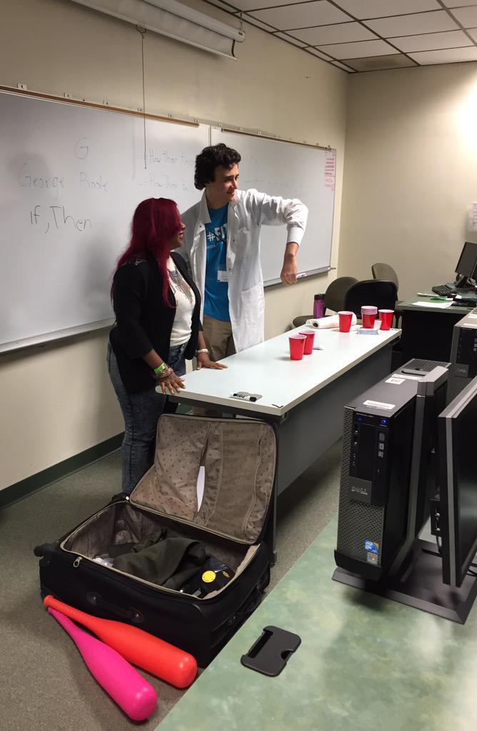 FITCAlliance's tweet image. Ambassadors taught students about the basic elements of gaming today…using toothpaste! #CodingConcepts #FITC
