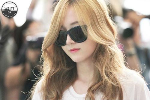 Happy birthday jessica jung
Miss you..°              