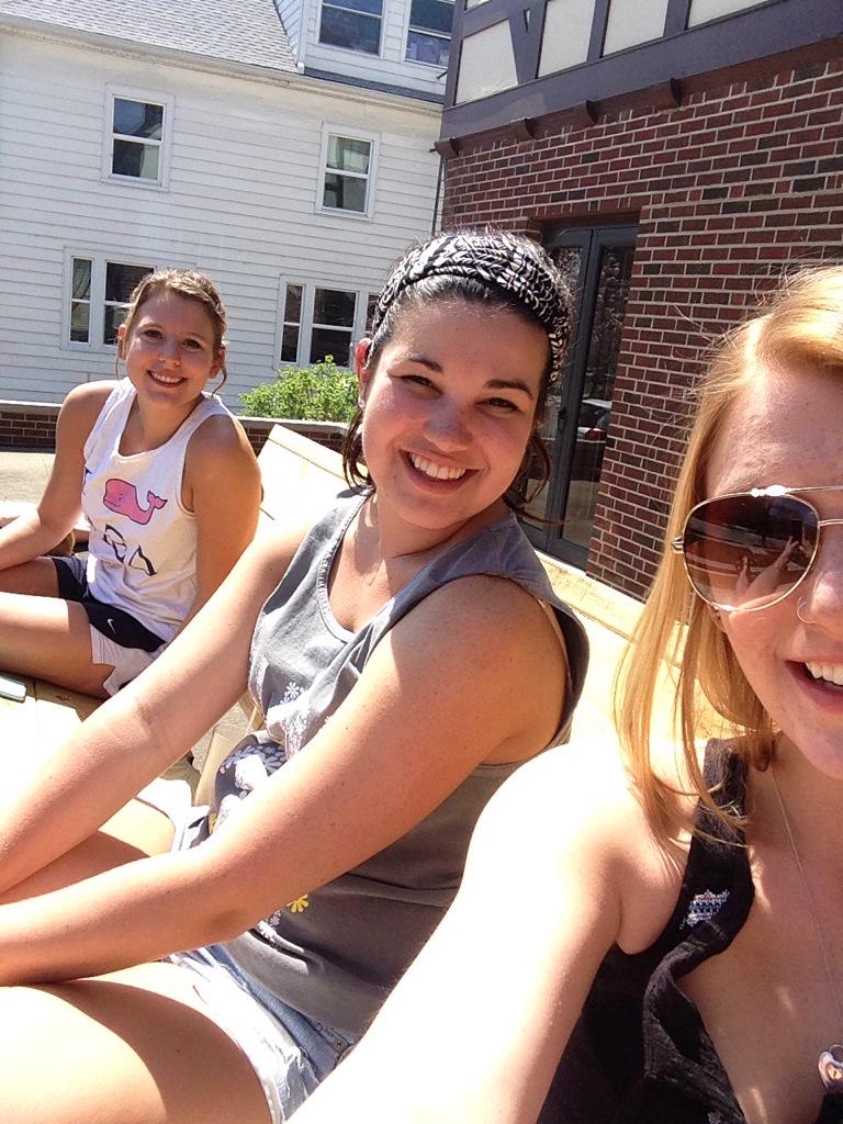 fair_madi's tweet photo. ΑΞΔ has made the full transition into a frat and I'm not mad about it #fratbench #thanksDU http://t.co/3e5jMWG9Ov