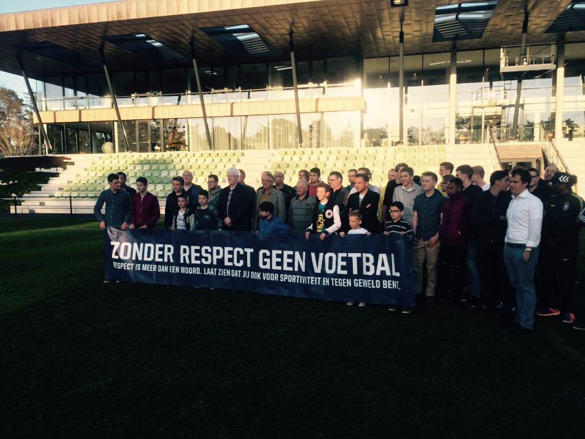 Aanvoerdersraad bij <a href="/MijnVitesse/">Vitesse</a> is begonnen. Prachtige opkomst!