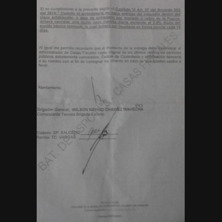 AlvaroUribeVel's tweet photo. Santos los quiere someter a Farc y los desaloja de la vivienda cuando protestan http://t.co/JqggQ5Pf2v