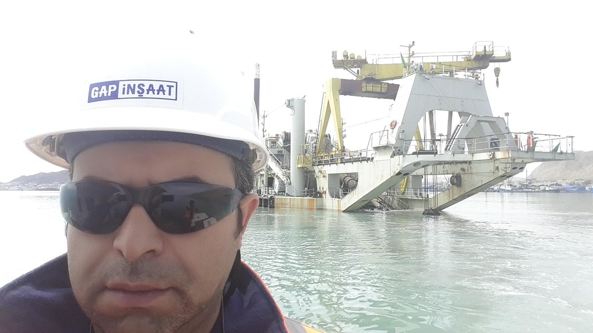 senior_surveyor's tweet photo. #dredding #tarama #bathimetric #hydro #survey #GAP #construction #Jandenull #haritacı #batımetri #ölçüm #vessel http://t.co/7dXuHSyycv