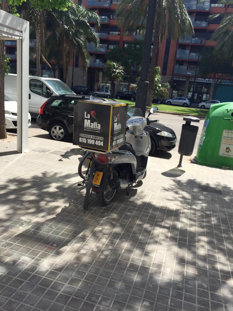 lamafiamanda's tweet photo. El mafia movil apunto para esta noche, patrullando las calles compañeros #lamafiaoscuida http://t.co/93eh9TAvk8
