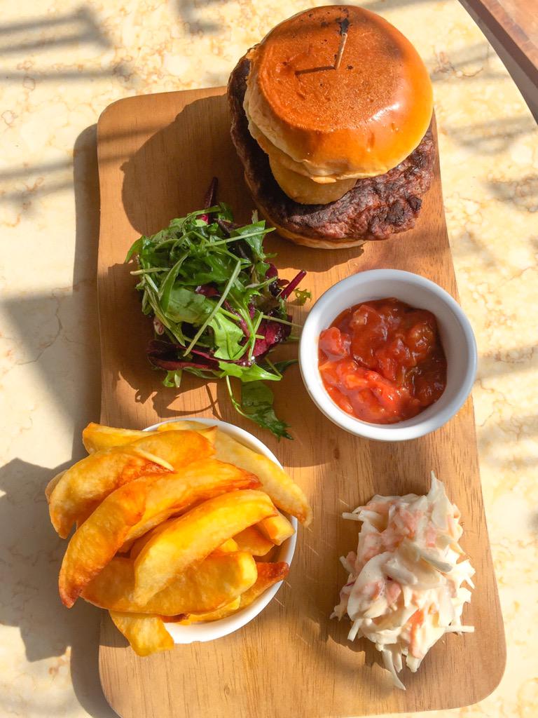 VelvetCakery's tweet image. Come on down to @tyfelfed for a  #tyfelfedburger #beefburger #homemadechips #carmarthenshire #westwales #welshburger