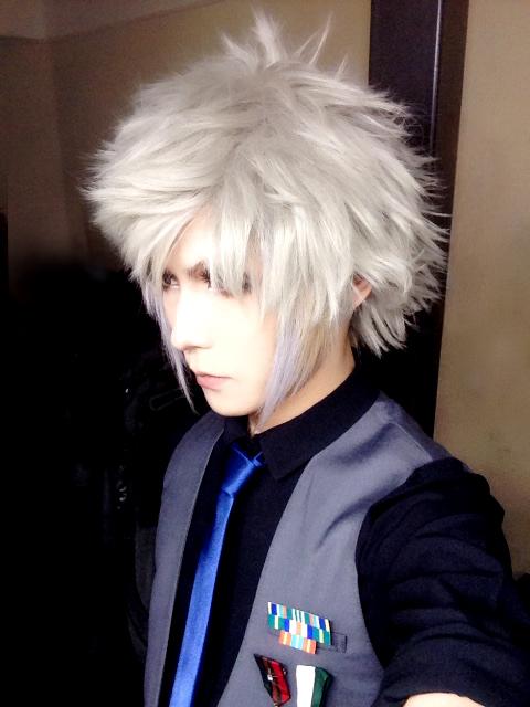 TERUofficial's tweet photo. 続いて『うたの☆プリンスさまっ♪』の黒崎蘭丸のコス。『うたプリ』すごい人気みたいですね〜本当に恐れ多い！すいません！
ブレスレットやベストの飾りなどの小物を用意するのが大変だったな〜 http://t.co/lW3vcbFHNm