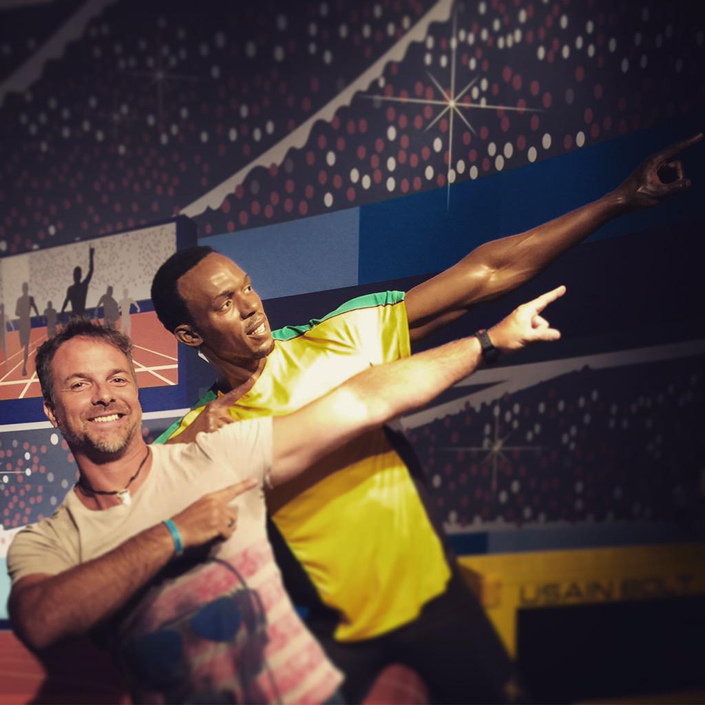Bernardobmdq's tweet photo. foto del museo de cera #MadameTussauds con el mas rápido del mundo #UsainBolt y
Los dos usamos @PUMA_Cl #IGNITEstgo http://t.co/86TSIGvfSw