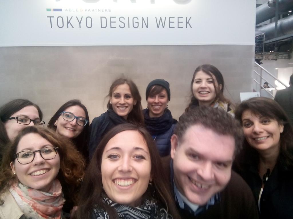 giovariv's tweet photo. Tappa al #tokiodesignweek con @IUS_VE ..altri due voti prof @paolo_schianchi http://t.co/JLyKTuH7Se
