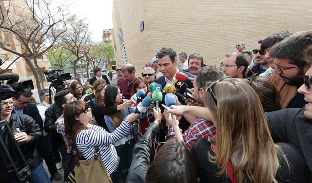 sanchezcastejon's tweet photo. Al final parece que el Gobierno hizo la amnistía fiscal para permitir el blanqueo y la regularización de sus amigos http://t.co/th0MbNSXXl