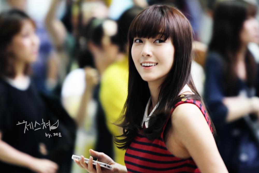 Happy 27th Birthday Queen of Airport fashion Jessica Jung Sooyeon  