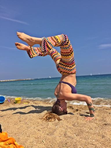 Barcellona Acroyoga! http://t.co/P0syqyhOz6<a href="/tag/golaprofondaintv"class="tags"><span>#golaprofondaintv</span></a>